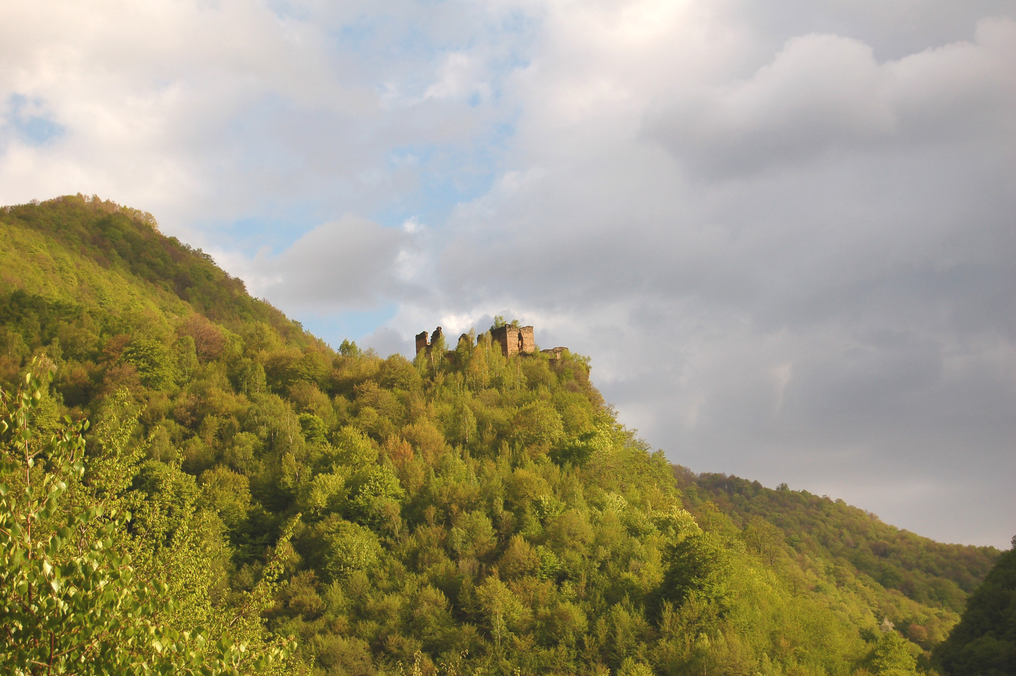 the fortress is situated on a hilltop 
